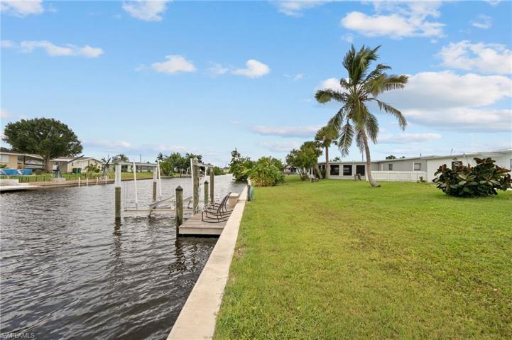 135  Godfrey NE AVE, PORT CHARLOTTE, FL 33952