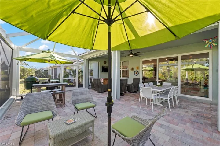 Multiple seating areas on lanai