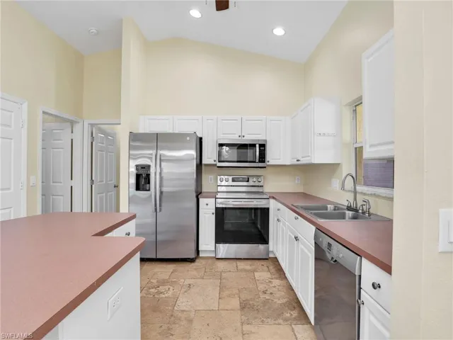 305 16th Pl, Cape Coral, Florida 33990