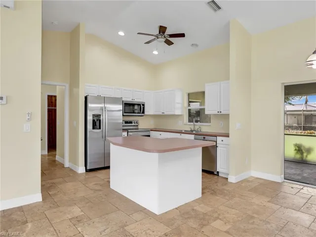 305 16th Pl, Cape Coral, Florida 33990