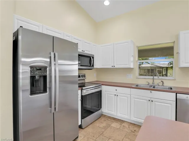 305 16th Pl, Cape Coral, Florida 33990