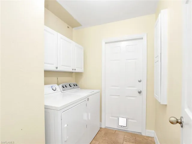 305 16th Pl, Cape Coral, Florida 33990
