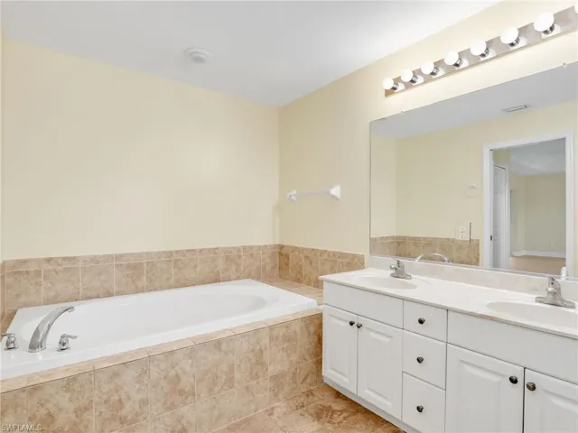 305 16th Pl, Cape Coral, Florida 33990