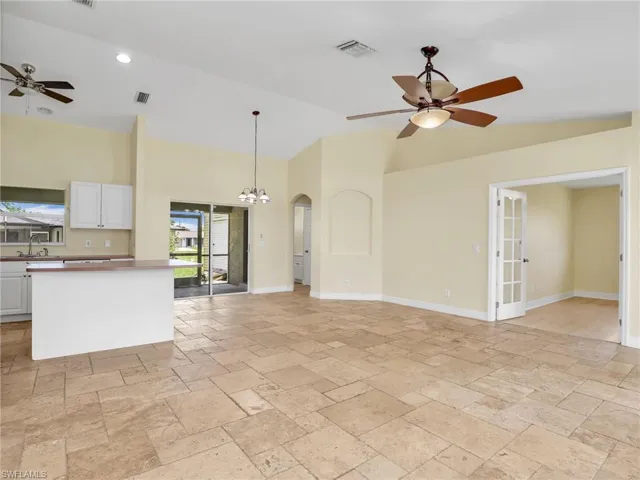 305 16th Pl, Cape Coral, Florida 33990