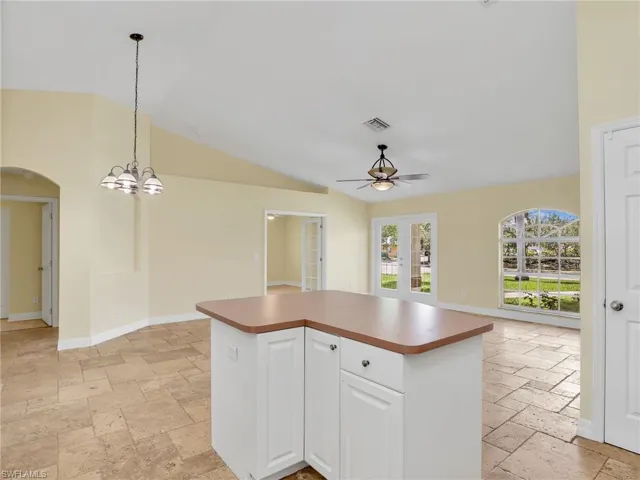 305 16th Pl, Cape Coral, Florida 33990