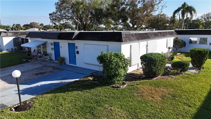 View of front of house featuring a front yard