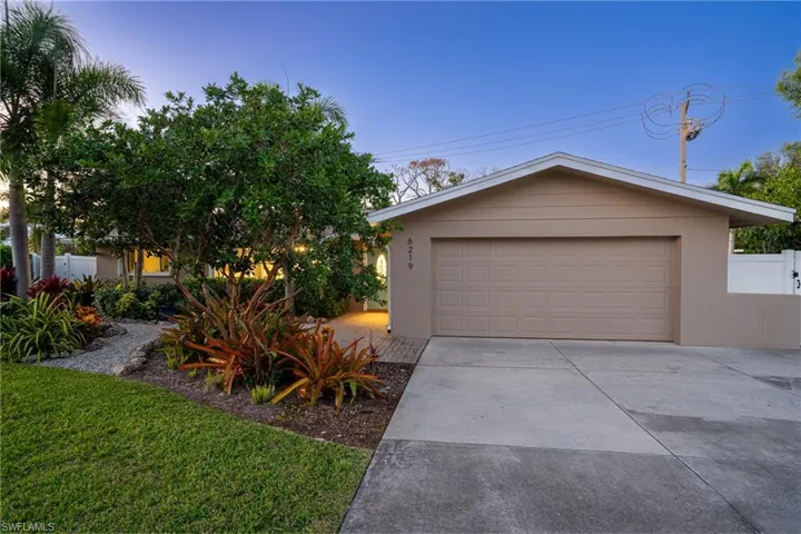 6219  Saint Andrews N CIR, Fort Myers, FL 33919