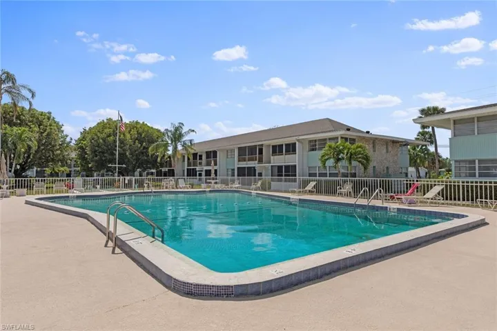 402 SE 42nd  TER, Cape Coral, FL 33904