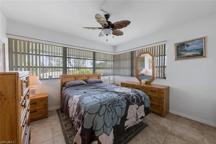 402 SE 42nd  TER, Cape Coral, FL 33904