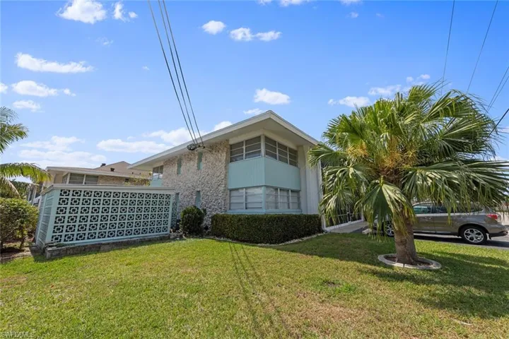 402 SE 42nd  TER, Cape Coral, FL 33904