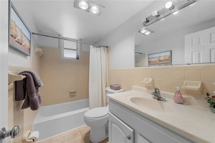 402 SE 42nd  TER, Cape Coral, FL 33904