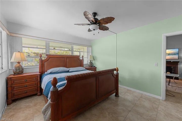 402 SE 42nd  TER, Cape Coral, FL 33904