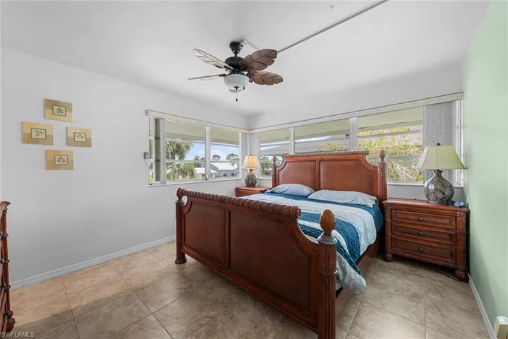 402 SE 42nd  TER, Cape Coral, FL 33904