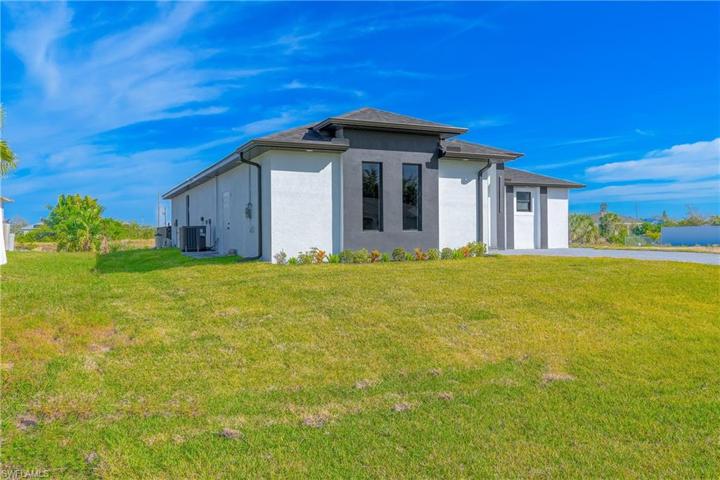 831 NE 11TH  TER, Cape Coral, FL 33909