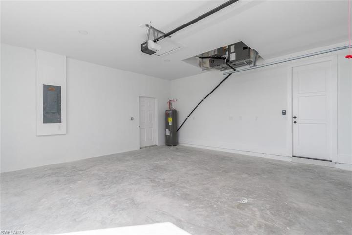 831 NE 11TH  TER, Cape Coral, FL 33909