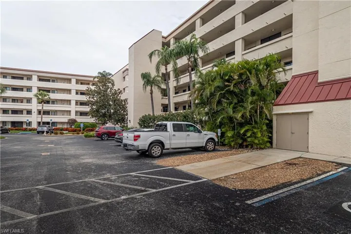 7406  Lake Breeze  DR, Fort Myers, FL 33907