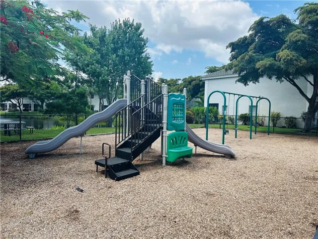 10091 Pacific Pines Ave, Fort Myers, Florida 33966