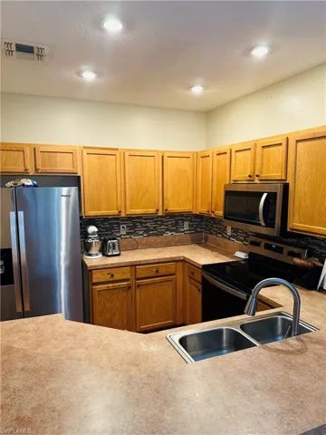 10091 Pacific Pines Ave, Fort Myers, Florida 33966