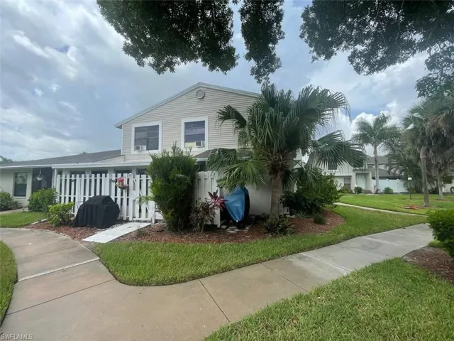 1422 Sw 50th St 67, Cape Coral, Florida 33914