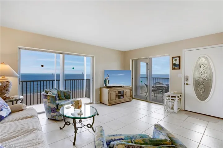 Corner End Unit-the Views!