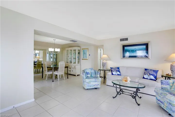 Tiled throughout, spacious Great Room