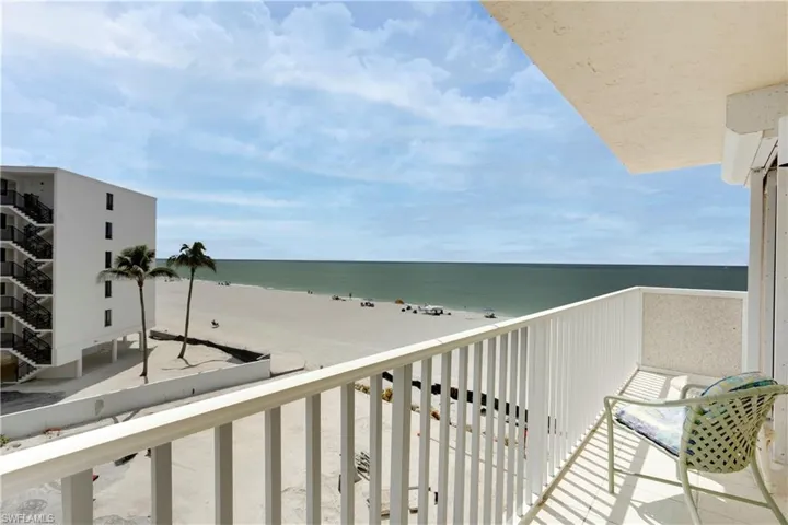 Side open balcony from both bedrooms!