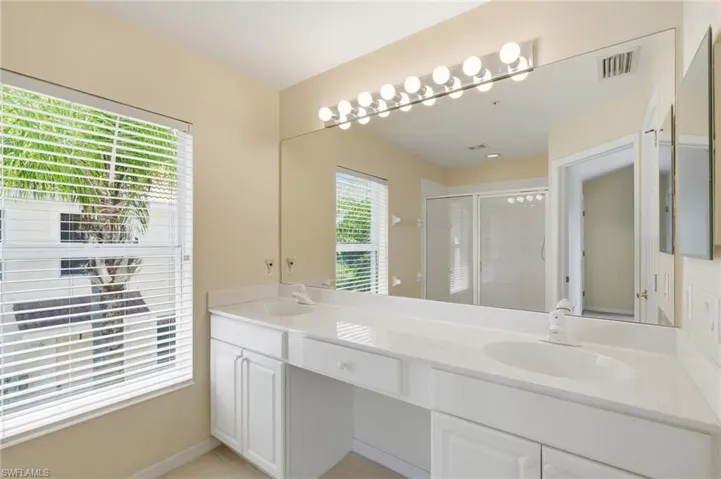1148 Oxford Ln, Naples, Florida 34105