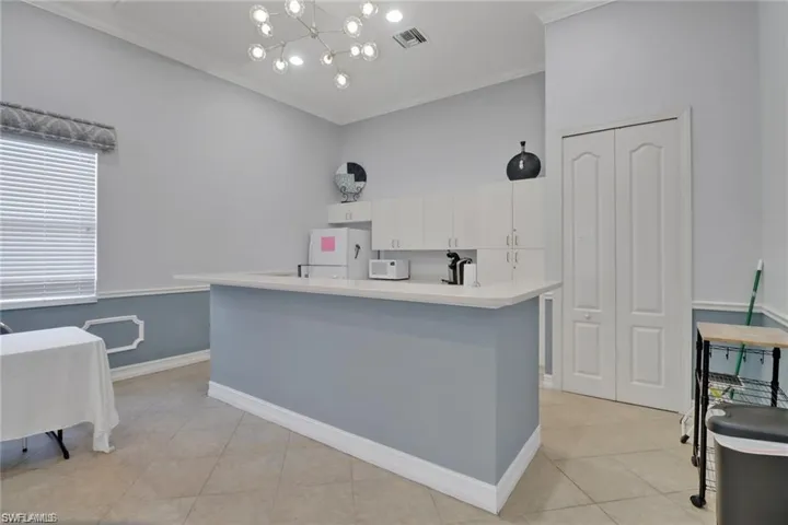 7823 Regal Heron Cir 105, Naples, Florida 34104