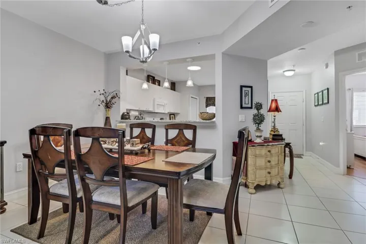 7823 Regal Heron Cir 105, Naples, Florida 34104