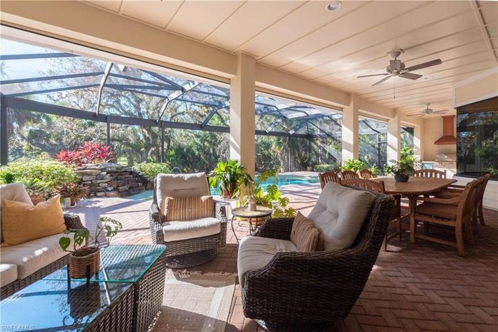LOTS OF ROOM TO ENTERTAIN ON THE LANAI