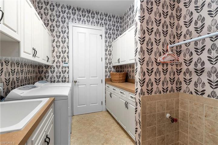 3RD FULL BATHROOMWITH SHOWER