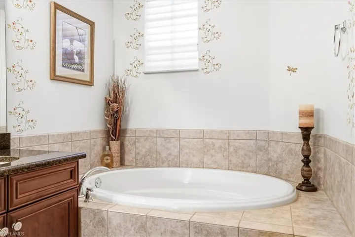 6622 Alden Woods Cir 101, Naples, Florida 34113