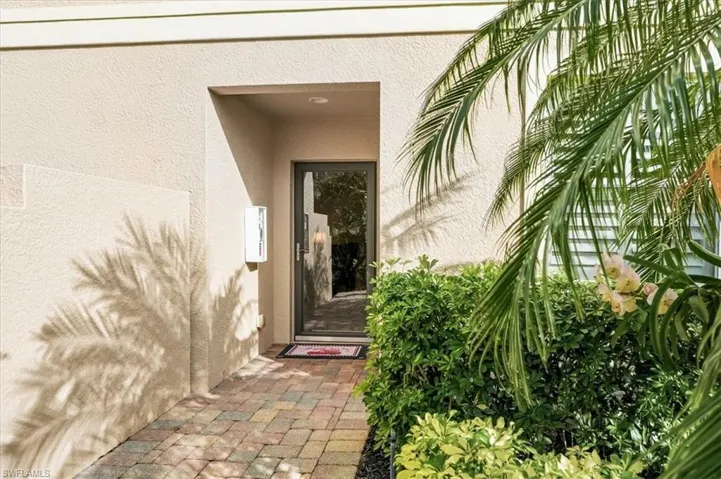 6622 Alden Woods Cir 101, Naples, Florida 34113