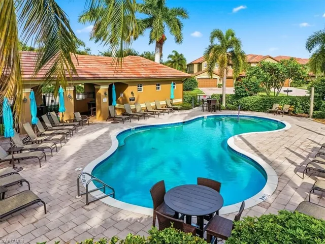 6622 Alden Woods Cir 101, Naples, Florida 34113