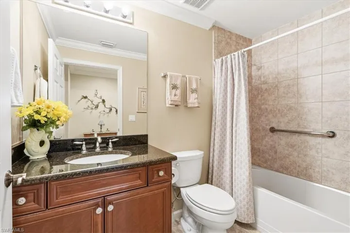 6622 Alden Woods Cir 101, Naples, Florida 34113
