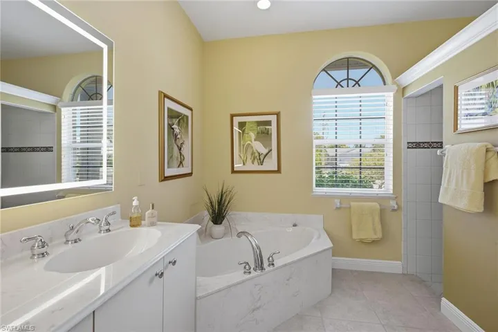 1036 Admiralty Ct, Marco Island, Florida 34145