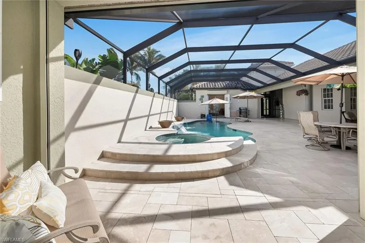 15949  Paseo  LN, Naples, FL 34110
