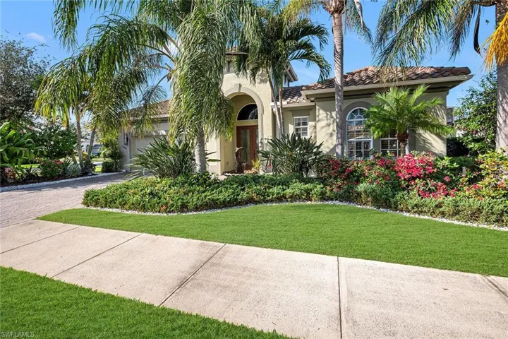 15949  Paseo  LN, Naples, FL 34110