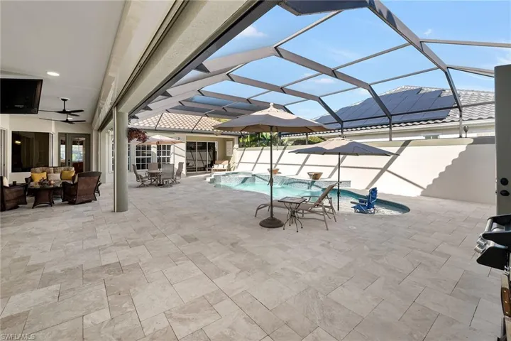 15949  Paseo  LN, Naples, FL 34110