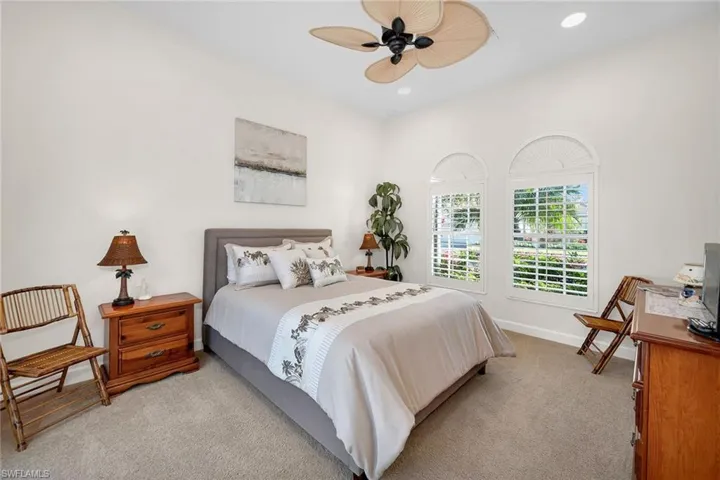 15949  Paseo  LN, Naples, FL 34110