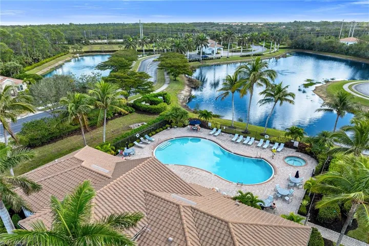 15949  Paseo  LN, Naples, FL 34110