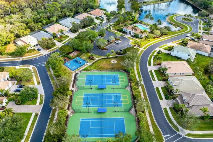 15949  Paseo  LN, Naples, FL 34110