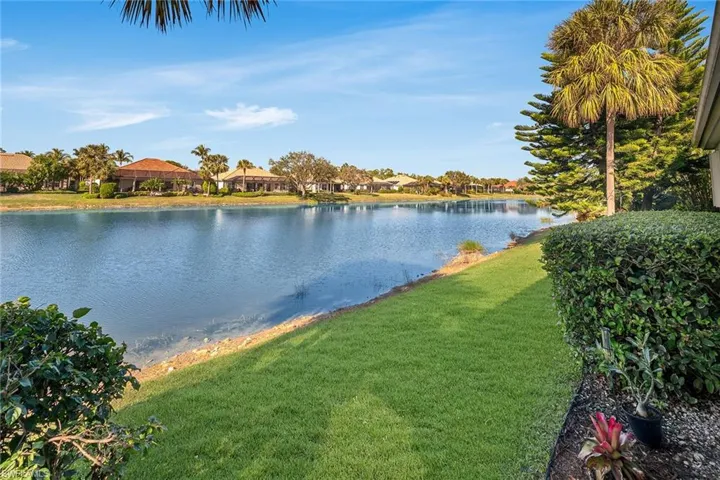 15949  Paseo  LN, Naples, FL 34110