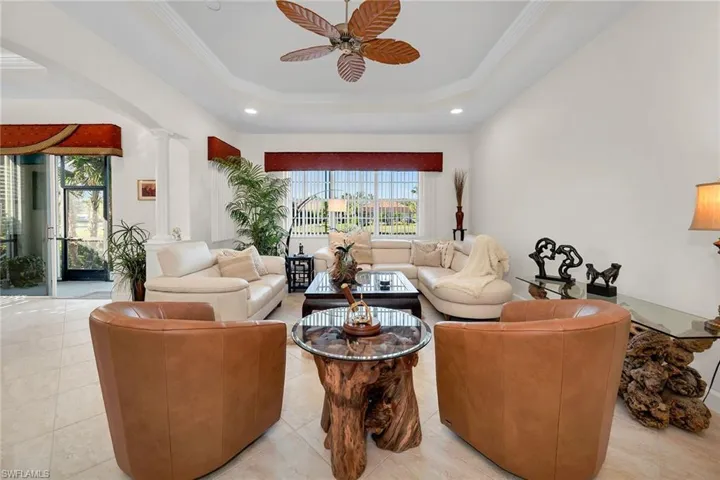 15949  Paseo  LN, Naples, FL 34110