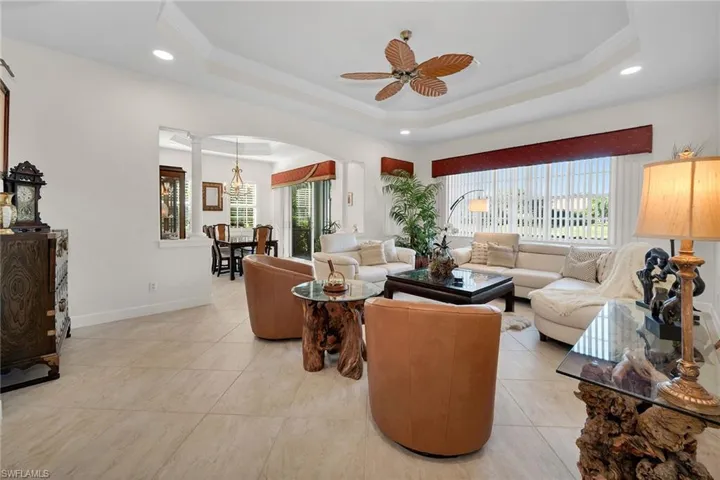15949  Paseo  LN, Naples, FL 34110