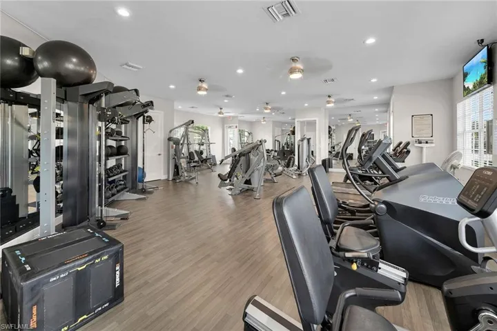 15949  Paseo  LN, Naples, FL 34110