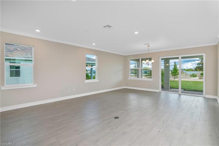 260  Tamarindo  LN, Naples, FL 34114