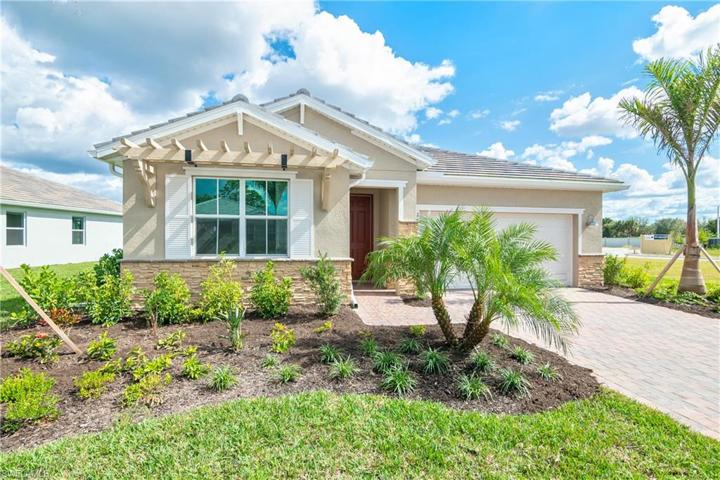 260  Tamarindo  LN, Naples, FL 34114