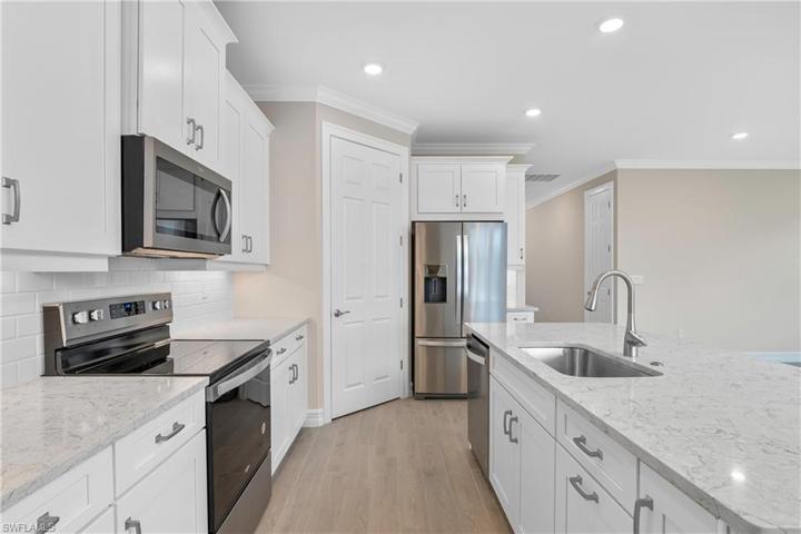 260  Tamarindo  LN, Naples, FL 34114