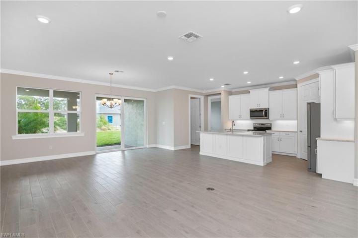 260  Tamarindo  LN, Naples, FL 34114